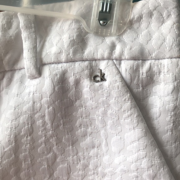 Short - Picture 2 of 3